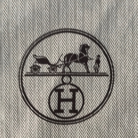 Authentic Hermès dust bag 14” x 8” - Picture 2 of 2